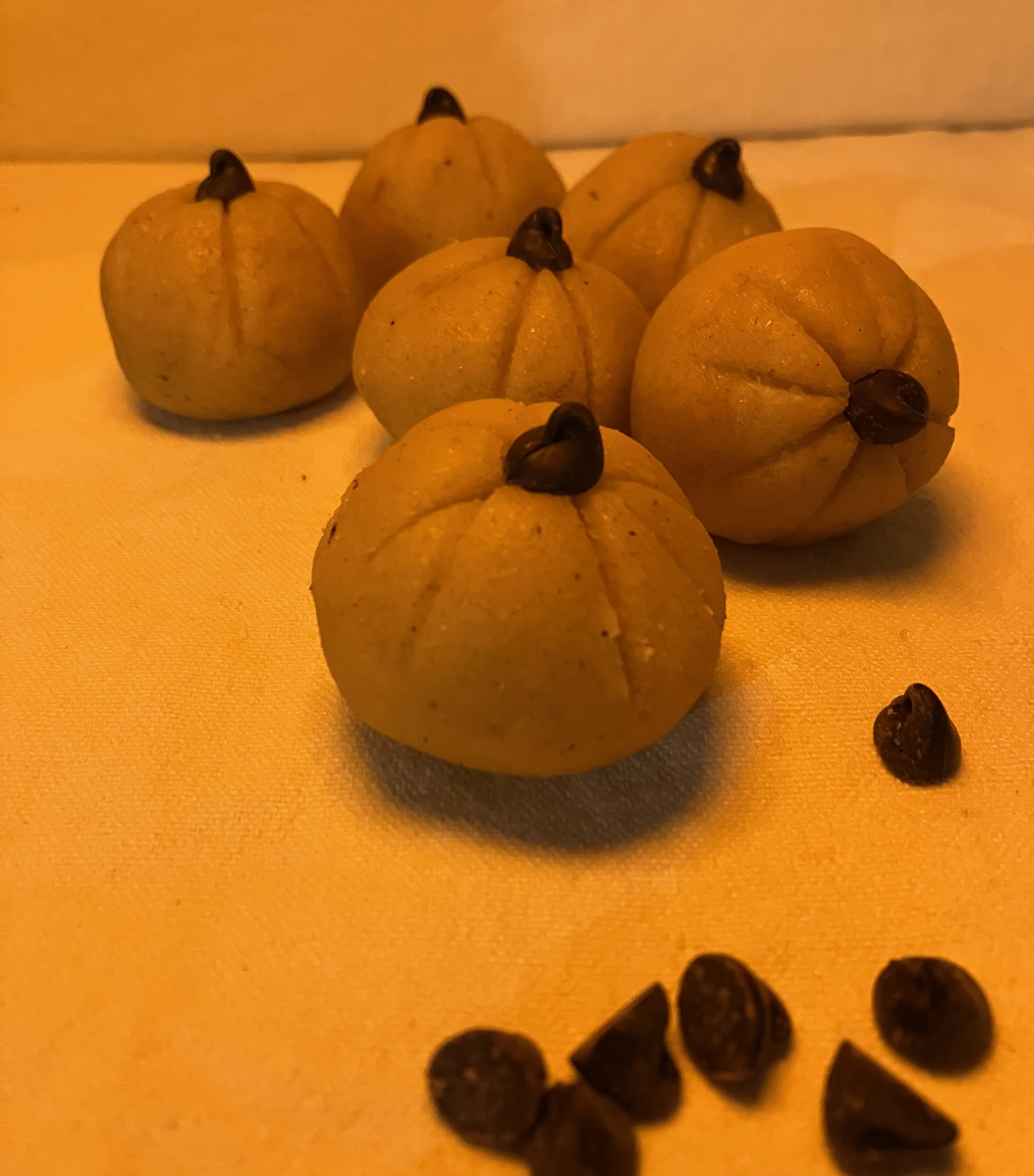 Halloween Pumpkin Spice Marzipans